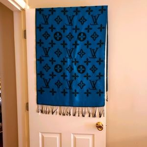 Louis Vuitton Reversible Shawl (Blue and Blac